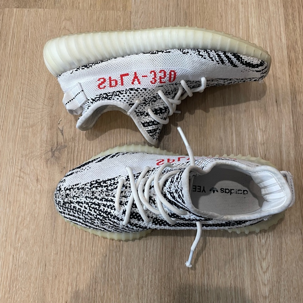 Adidas Yeezy Boost 350 V2. Size 7.